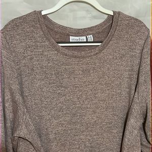 STUDIO by d&co. Beautiful Top, Size 2X NWOT MAKE AN OFFER!!!